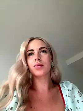 StripChat streetdoll is Freechat streetdoll — finger pussy + control 3 min